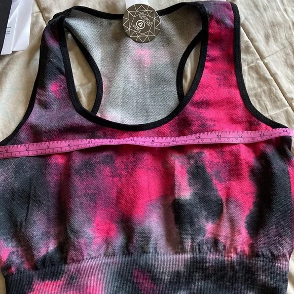 Athletic Top & Short Set - Picture 5 of 8